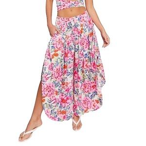 Forever21 Wide Split Leg Pink Floral Pants Size M NEW